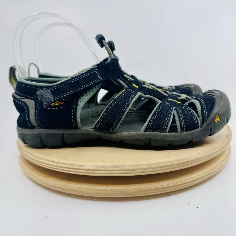 Keen Newport H2 Kids Size 4 Black Waterproof Sandals Shoes Closed Toe Outdoor
